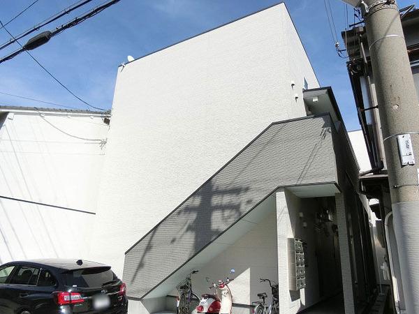 建物外観　設備充実のデザイナーズ！