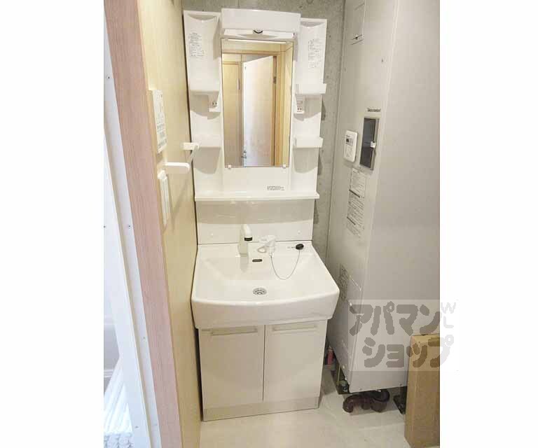 洗面設備　大きな洗面台！