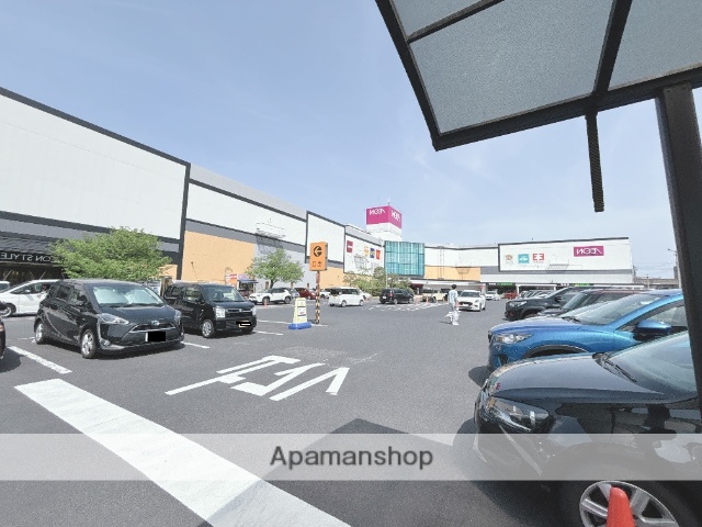 ショッピングセンター　イオン松江ショッピングセンター（ショッピングセンター）まで750m