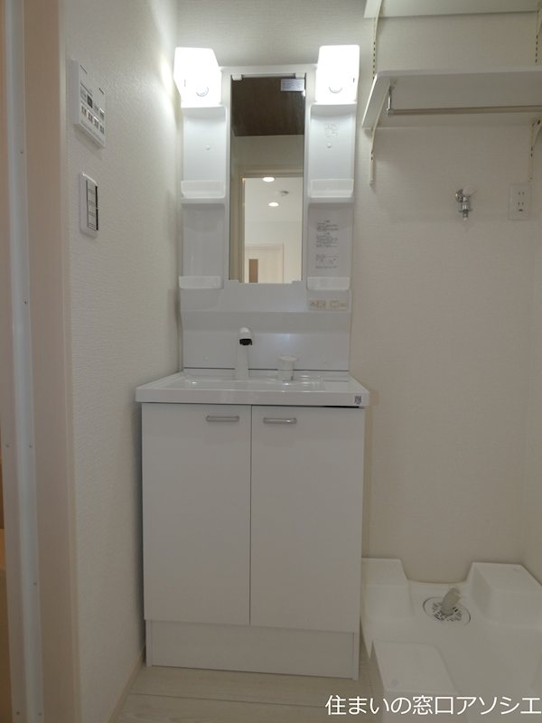 洗面設備　※写真は同型タイプのイメージになります。