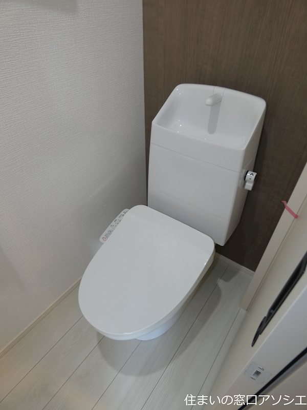 トイレ　※写真は同型タイプのイメージになります。