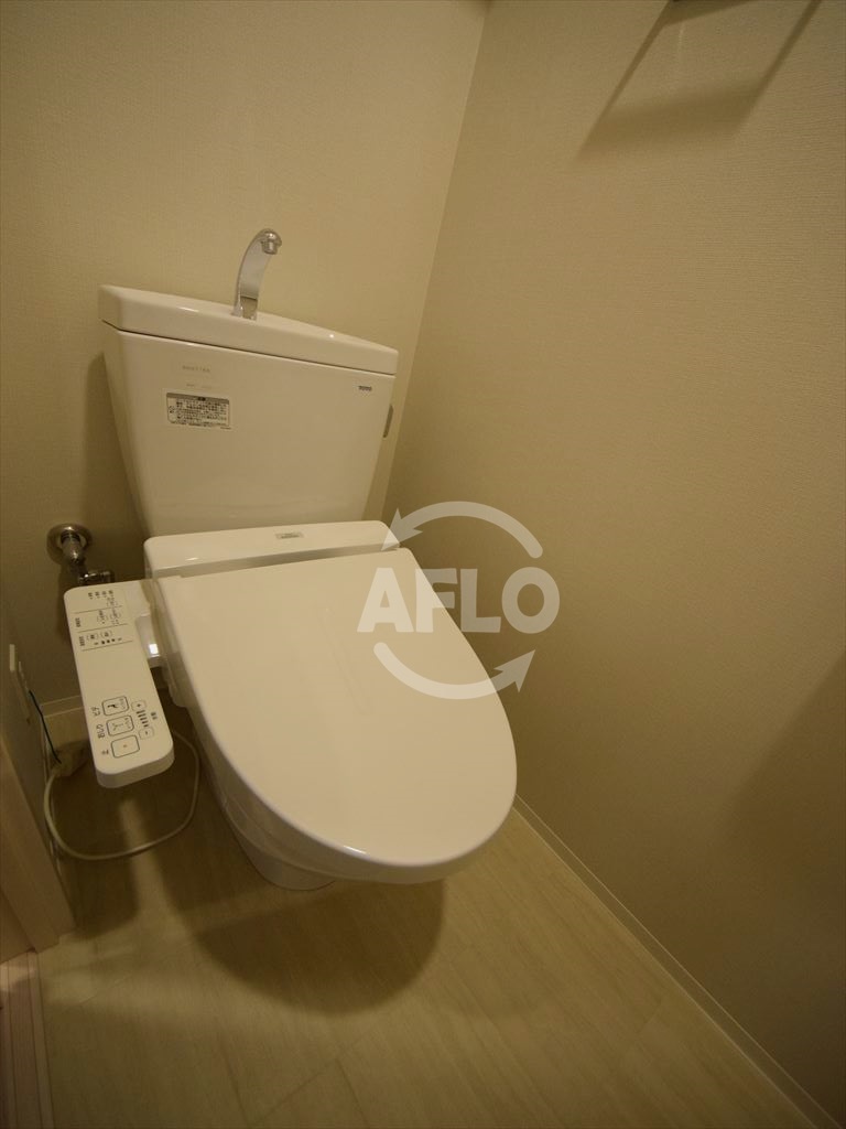 トイレ　アーバネックス北堀江II　温水洗浄便座