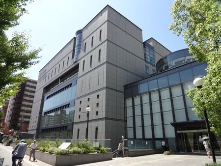 図書館　中央図書館（図書館）まで154m
