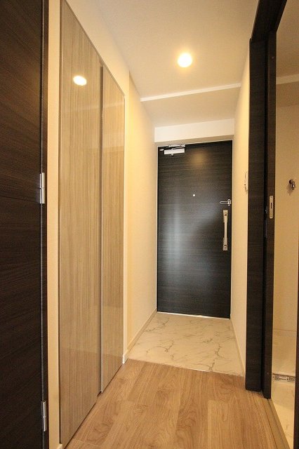 玄関　同物件、別号室のものです。