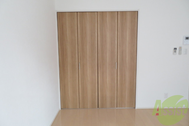 収納　こちらはクローゼットです。奥行きもしっかりあります。