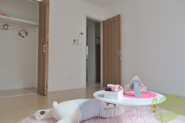 その他部屋・スペース　リビングを別角度から撮影しました。イメージを掴んで下さい。