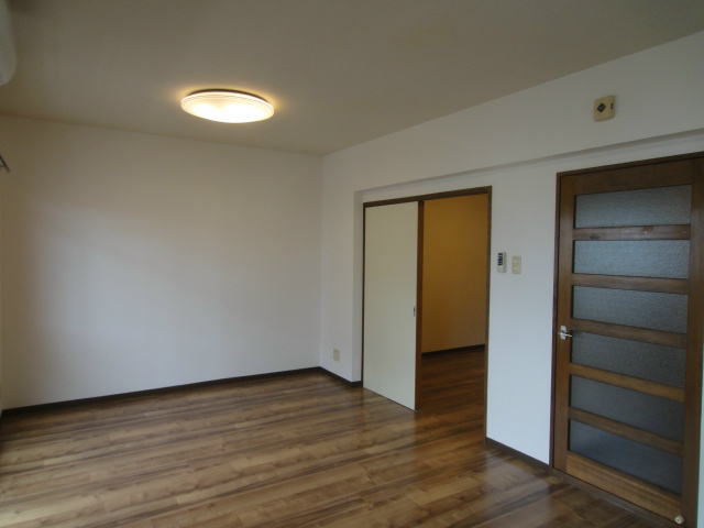 居室・リビング　照明付