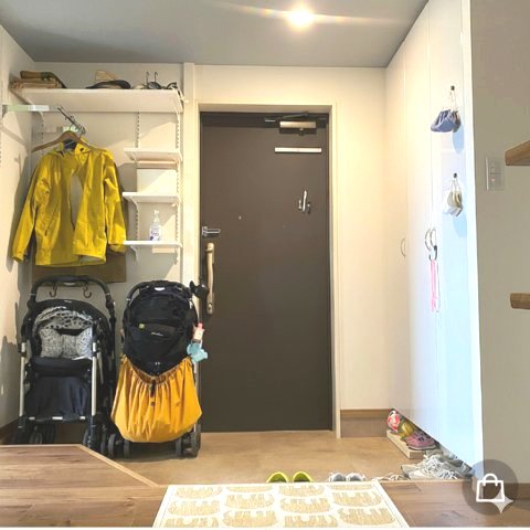 玄関　☆土間を広くリフォーム☆ベビーカーを2台置く事も可能です☆