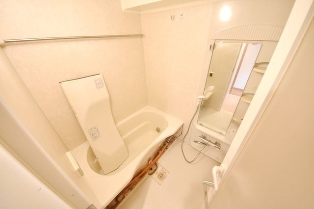 バス・シャワールーム　内装中