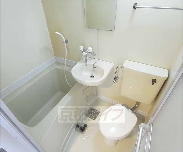 バス・シャワールーム　清潔感のあるユニットバスです！