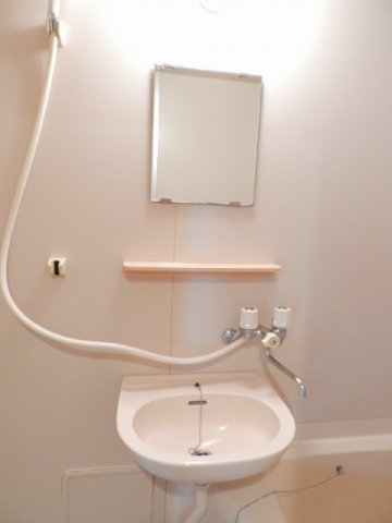 洗面設備　ゆったりとスペースのある洗面所