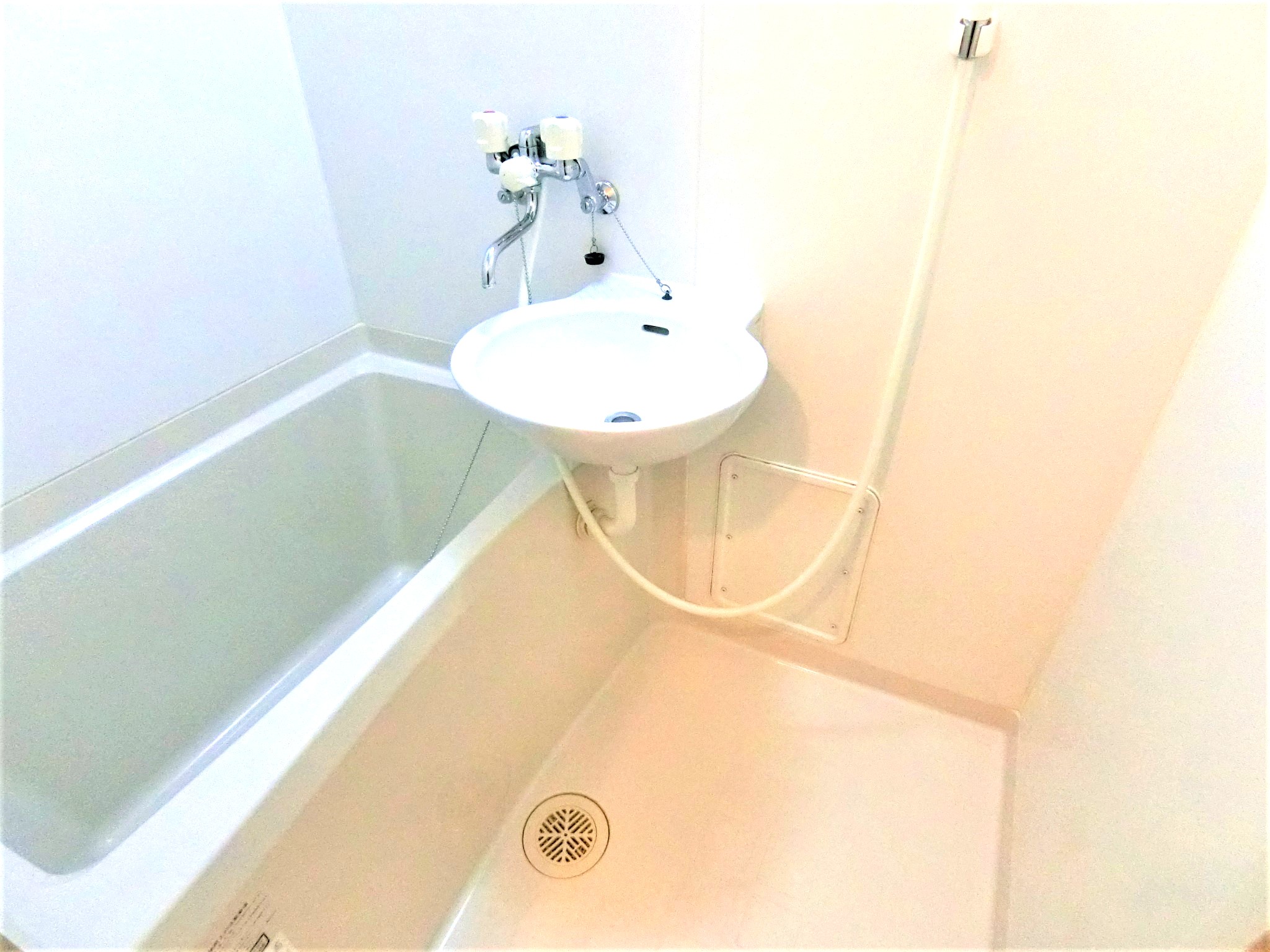 バス・シャワールーム　雨でも安心な浴室乾燥機を完備です☆