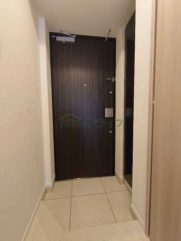 玄関　※参考写真　当該建物の503号室からの写真となります。