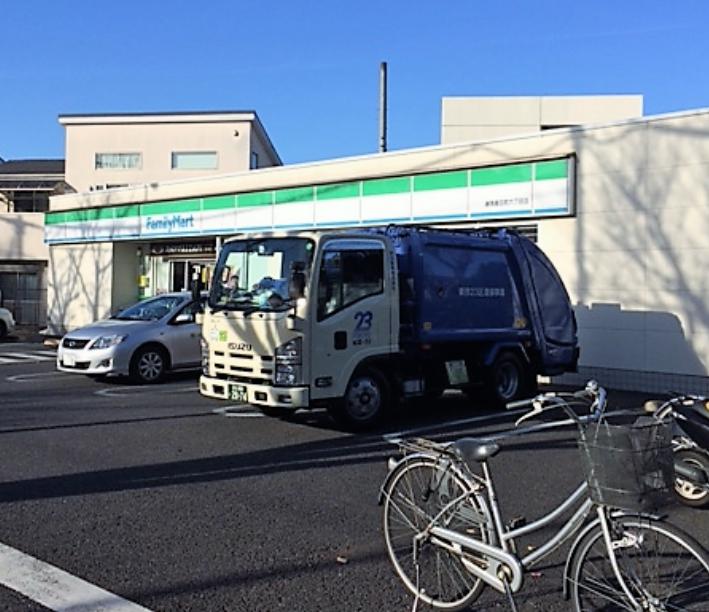 コンビニ　ファミリーマート練馬春日町六丁目店（コンビニ）まで669m