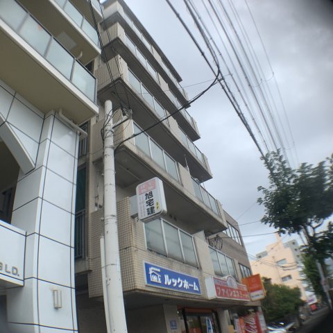 建物外観　エレベーター付きで重い荷物があっても安心♪