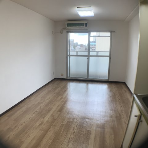 居室・リビング　エアコン付きで初期費用を抑えられます☆