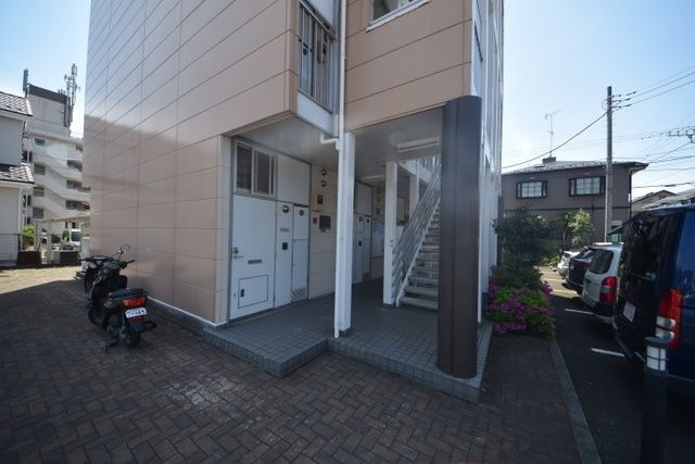 エントランス　★建物の入り口部分です★