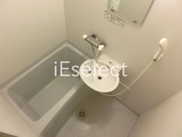 バス・シャワールーム　一日の疲れを癒してくれるバスルームです