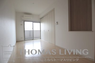 居室・リビング　カウンターキッチンでリビングを見渡せます。