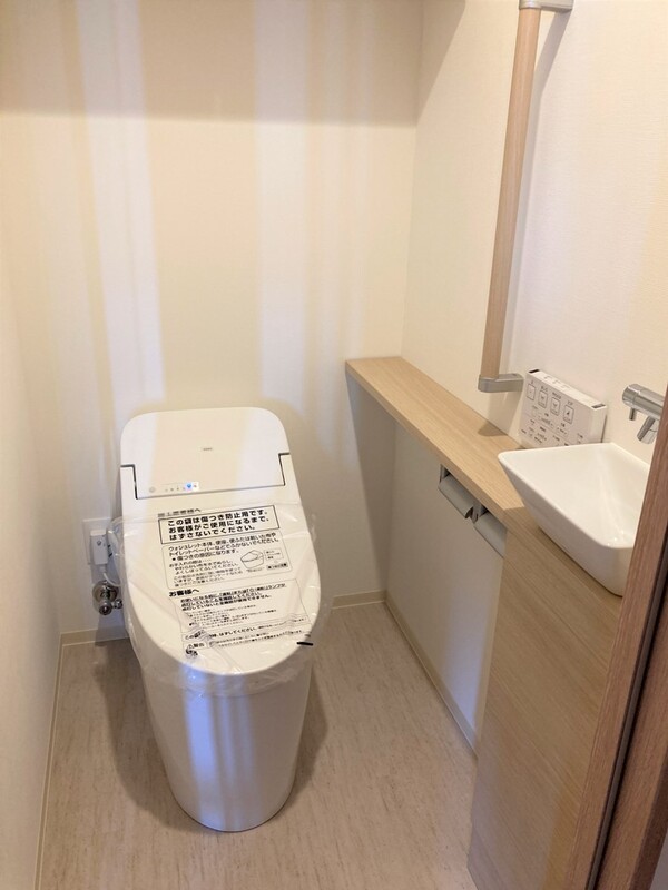 トイレ　※別部屋の参考写真です。