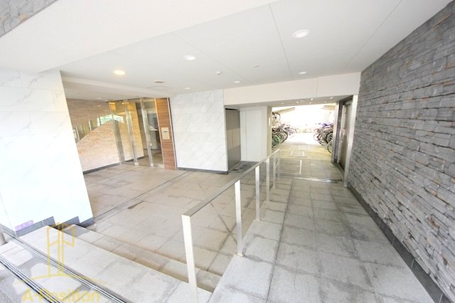 エントランス　アドバンス西梅田IVエール