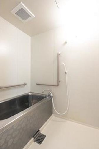 バス・シャワールーム　ゆっくりとバスタイムをお楽しみください♪