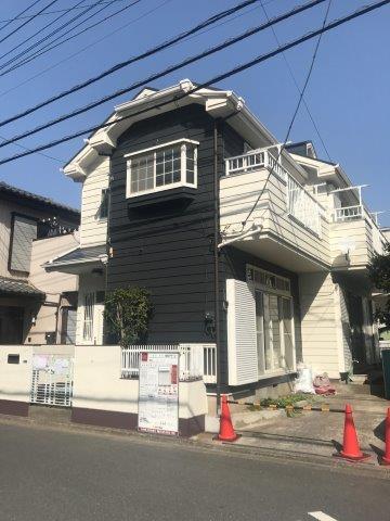 建物外観　駐車場付