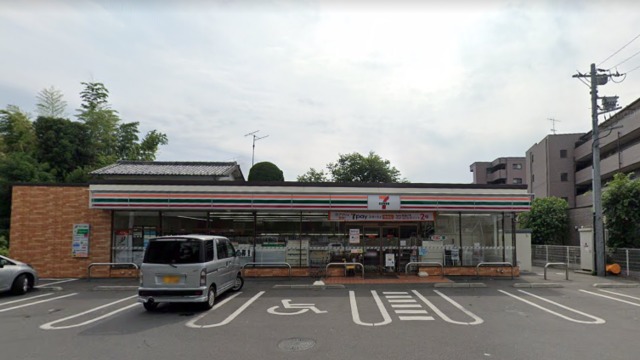 コンビニ　セブンイレブンさいたま櫛引町1丁目南店（コンビニ）まで447m