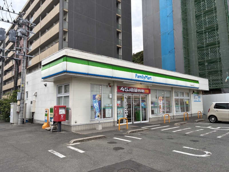 コンビニ　ファミリーマートJR折尾駅店（コンビニ）まで538m