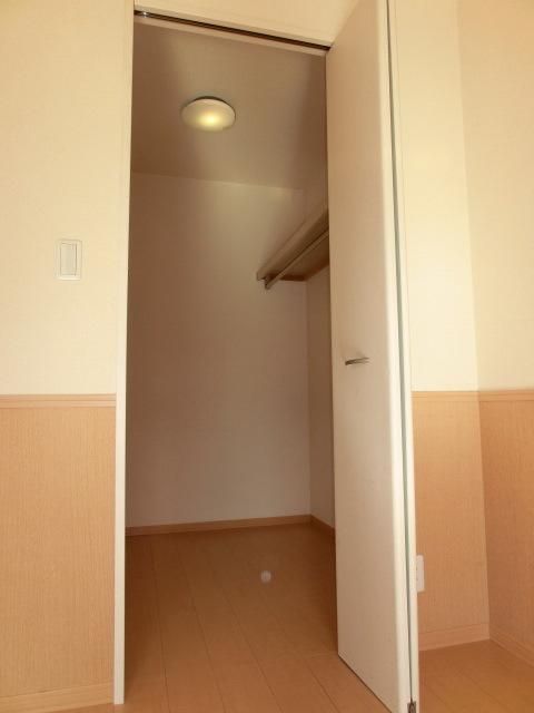 収納　※別号室参考写真です