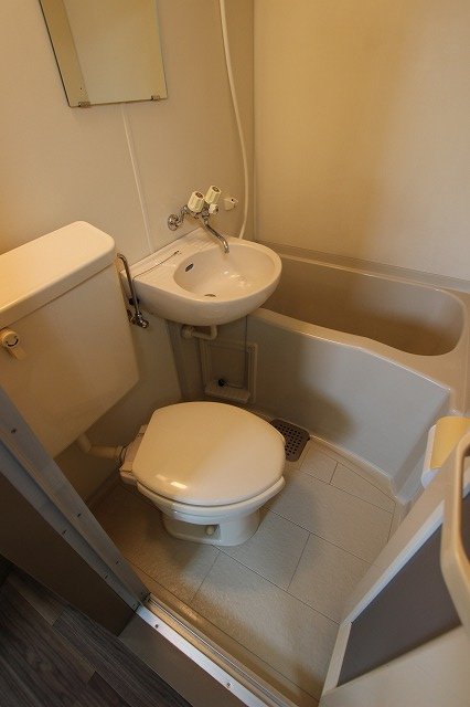 バス・シャワールーム　同物件別号室