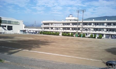 中学校　松田中学校（中学校）まで1100m