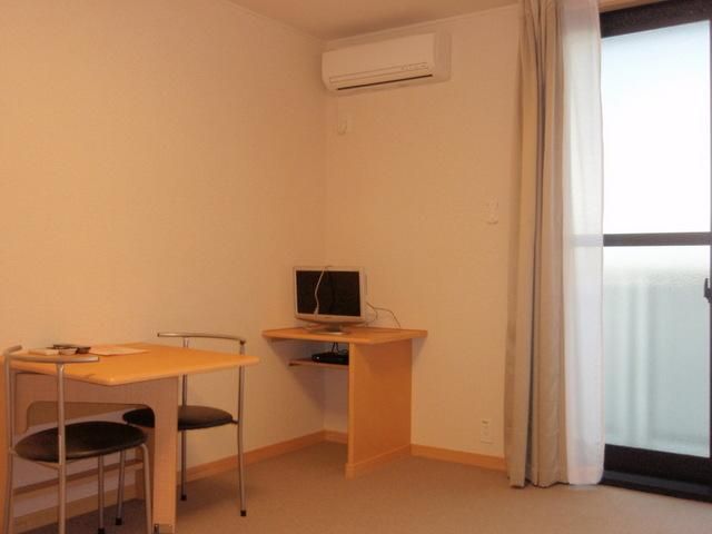 居室・リビング　家具・家電付き
