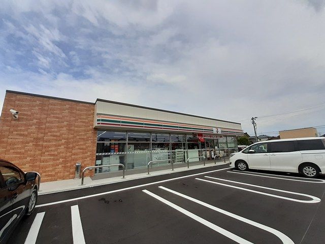 コンビニ　セブンイレブン燕大武新田店（コンビニ）まで94m