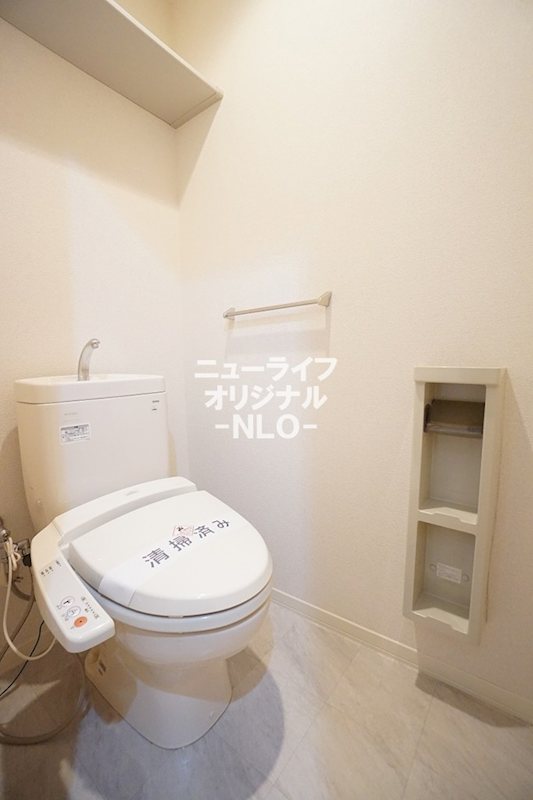 トイレ　洗浄力と快適さを兼ね備えた温水洗浄便座付き☆