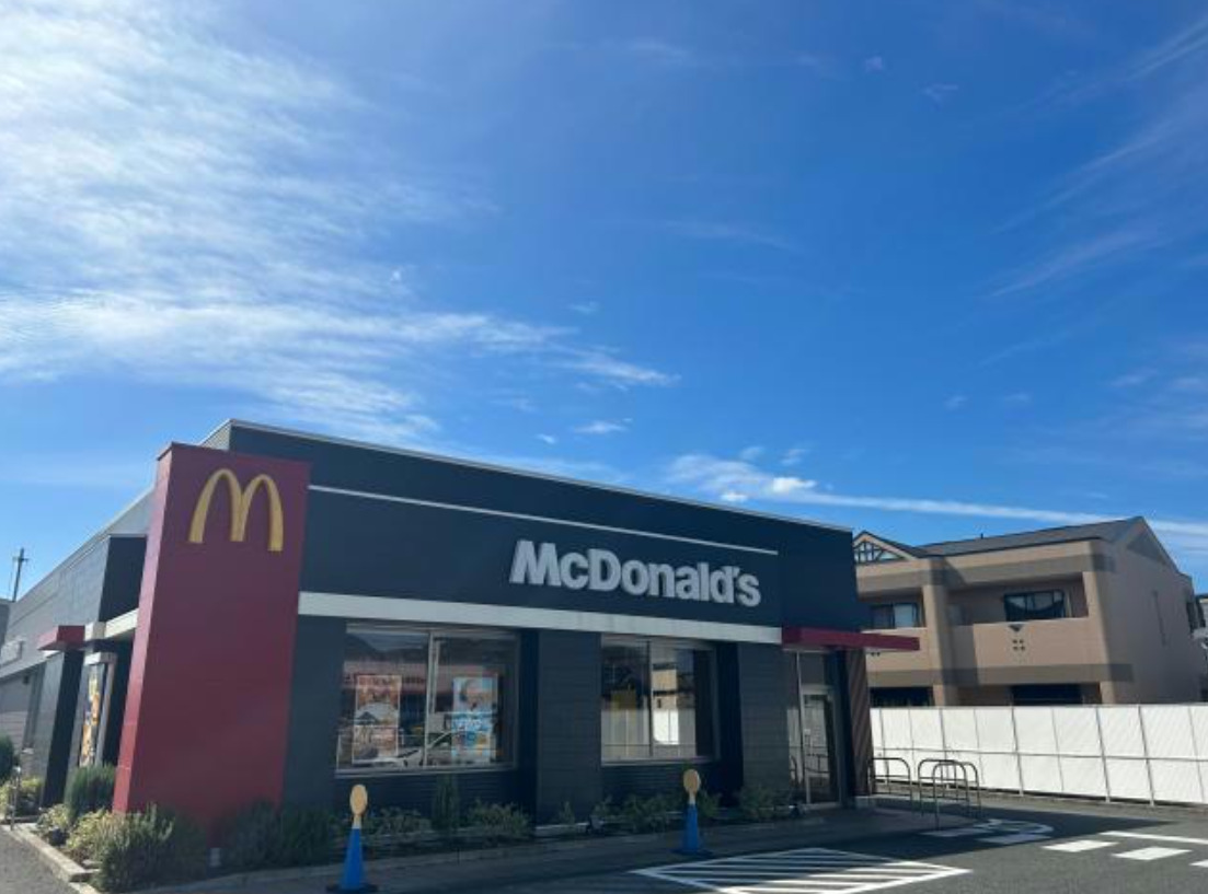 飲食店　マクドナルド 姫路東山店（飲食店）まで550m