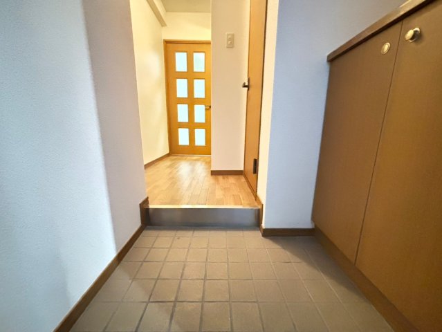 玄関　詳細は、RISUMO江坂本店までお問合せください♪