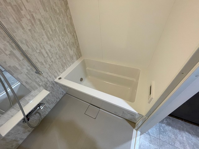 バス・シャワールーム　別フロア、同タイプのお部屋です