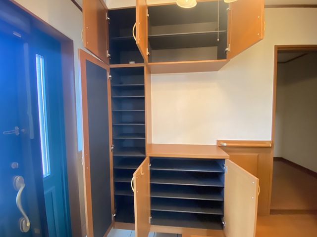 大平町蔵井一戸建ての内装写真