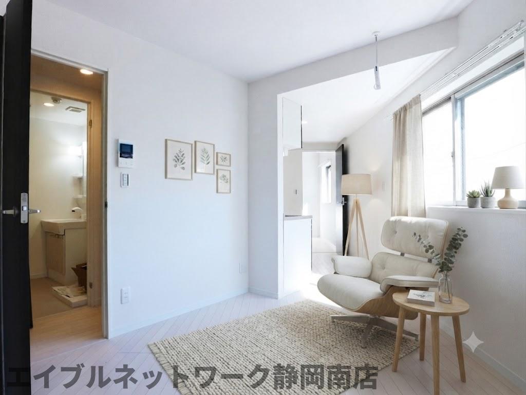 その他部屋・スペース　ゆったり過ごせる居間です