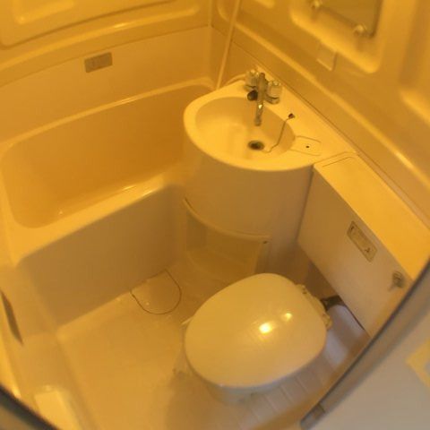 トイレ　浴室内にトイレがあります！