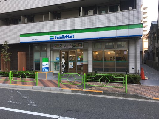 コンビニ　ファミリーマート 佃二丁目店（コンビニ）まで264m