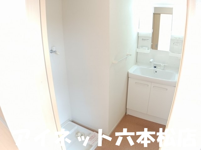 洗面設備　朝の支度にいかがでしょうか。