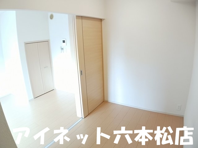 その他部屋・スペース　こちら寝室にいかがでしょうか。