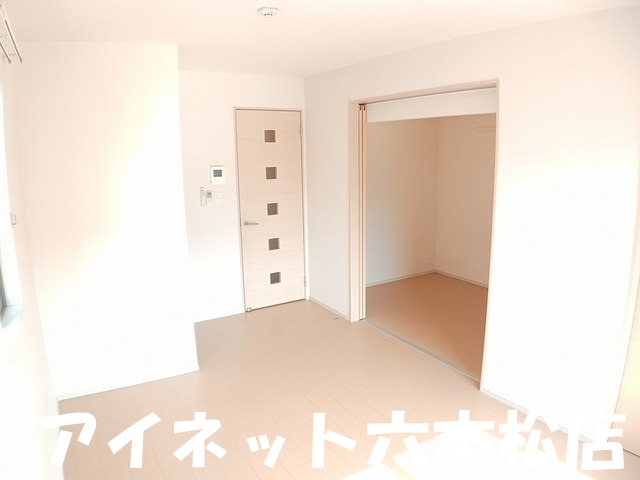 居室・リビング　広々としていいですね。