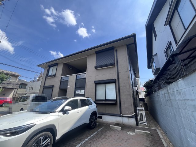 建物外観　防犯カメラ付きで安心です♪