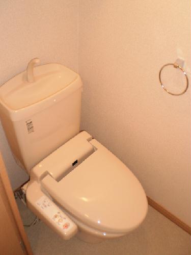 トイレ　温水便座付き