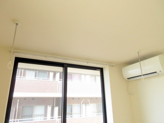 その他　★雨でも便利な室内物干しフック★
