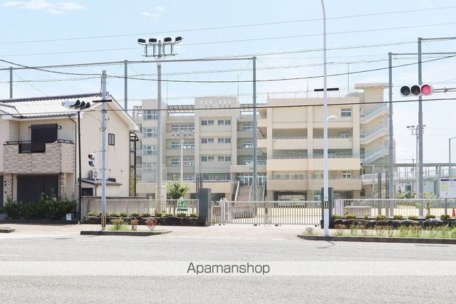 小学校　沖洲小学校（小学校）まで128m
