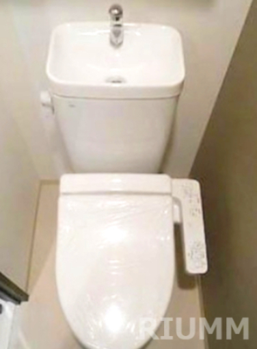 京成押上線 押上駅 徒歩2分 8階建 築11年のトイレ写真